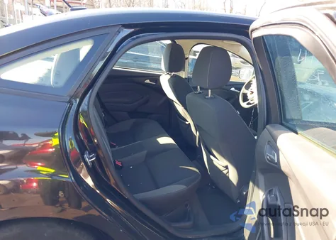 2013 Ford Focus Se z USA, uszkodzony, nr VIN 1FADP3F21DL253359